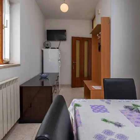 Amazing Apartment In Pula With Wifi *