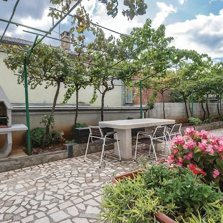 Amazing Apartment In Pula With Wifi 公寓 普拉