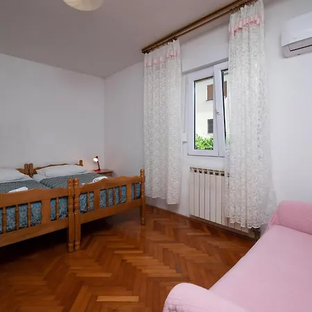 Amazing Apartment In Pula With Wifi