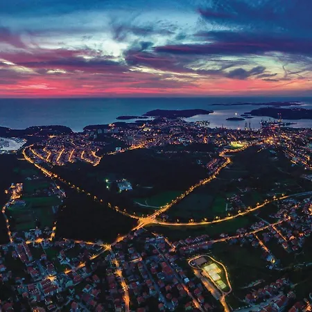 Stunning In With Wifi 풀라